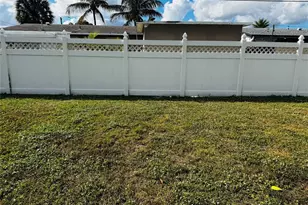 1040 N 74th Way, Hollywood, FL 33024 - Photo 12