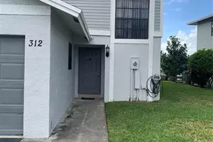 312 NW 106th Te Unit, Pembroke Pines, FL 33026 - Photo 2