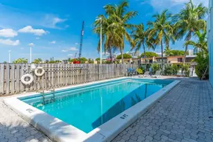 3827 NE 166th St, North Miami Beach, FL 33160 - Photo 20