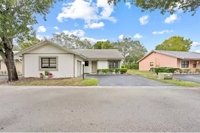 425  Shadow Wood Ln, Coral Springs, FL 33071 - Photo 2