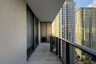 45 SW 9th St, Miami, FL 33130 - Photo 6