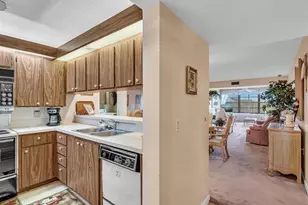 6049 Balboa Cir, Boca Raton, FL 33433 - Photo 8