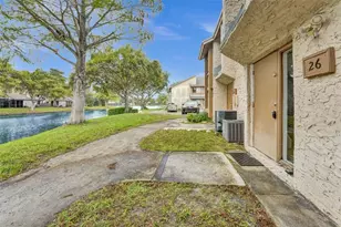 26 Wimbledon Lake Dr Unit, Plantation, FL 33324 - Photo 2