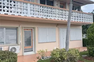 815 SW 10th Terrace, Hallandale Beach, FL 33009 - Photo 12