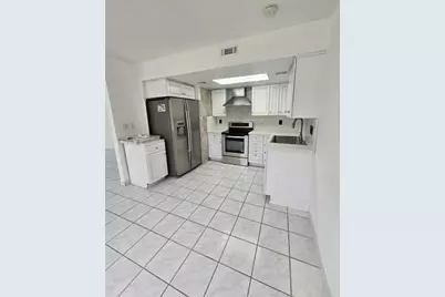 31 SW 10th St, Dania Beach, FL 33004 - Photo 1