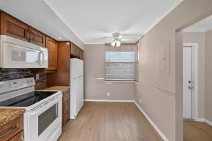 2524 NW 104th Ave, Sunrise, FL 33322 - Photo 8