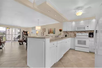 321 SE 3rd St, Unit #307, Dania Beach, FL 33004 - Photo 4