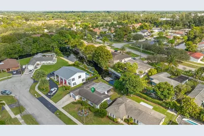 140 SW 126th Ave, Plantation, FL 33325 - Photo 36