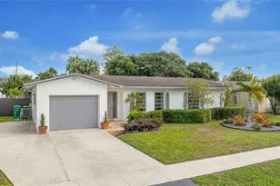 140 SW 126th Ave, Plantation, FL 33325 - Photo 1