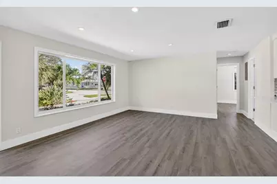 954 SE 7th St, Deerfield Beach, FL 33441 - Photo 2