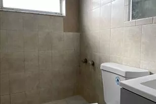 140 NW 40th St, Oakland Park, FL 33309 - Photo 8