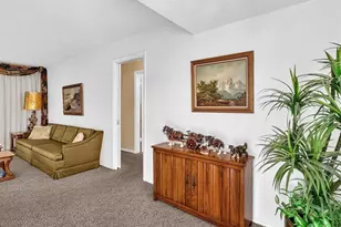 407 S Highland Dr, Hollywood, FL 33021 - Photo 2