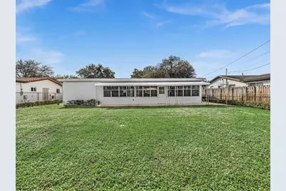 407 S Highland Dr, Hollywood, FL 33021 - Photo 16