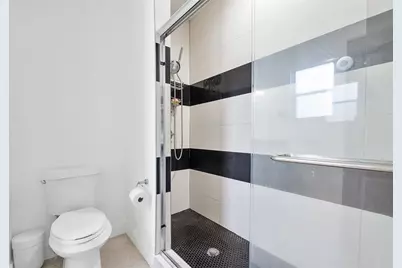 8211 NW 74th Ave, Tamarac, FL 33321 - Photo 22