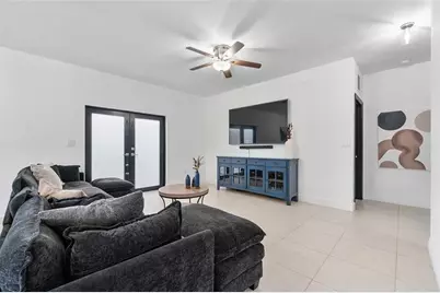 8211 NW 74th Ave, Tamarac, FL 33321 - Photo 8