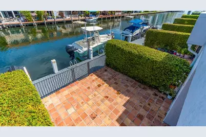 3827 NE 166th St, North Miami Beach, FL 33160 - Photo 26