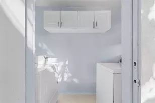 758 NE 13th Ct, Fort Lauderdale, FL 33304 - Photo 10