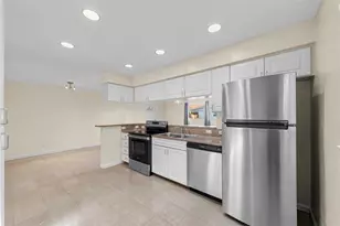 758 NE 13th Ct, Fort Lauderdale, FL 33304 - Photo 6