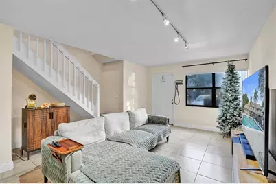 9851  Riverside Dr, Coral Springs, FL 33071 - Photo 4