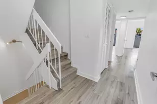 3827 NE 166th St, North Miami Beach, FL 33160 - Photo 14