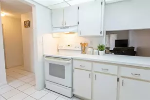 505 NW 177th St, Miami, FL 33169 - Photo 2