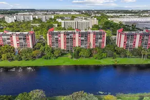 2202 S Cypress Bend Dr, Pompano Beach, FL 33069 - Photo 26