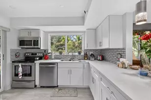 209 Wimbledon Lake Dr Unit, Plantation, FL 33324 - Photo 2