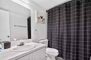 18840 NW 57th Ave, Hialeah, FL 33015 - Photo 6