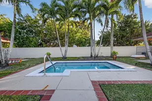 18840 NW 57th Ave, Hialeah, FL 33015 - Photo 10