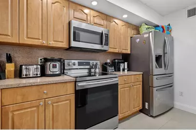 18840 NW 57th Ave, Unit #302, Hialeah, FL 33015 - Photo 2