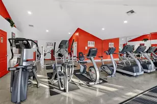 18840 NW 57th Ave, Hialeah, FL 33015 - Photo 12