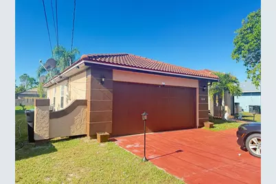 124 SW Klee Cir, Port Saint Lucie, FL 34953 - Photo 2