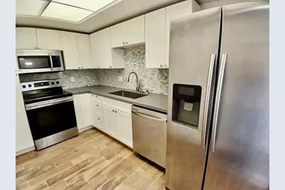 5951  Wellesley Park Dr, Unit #201, Boca Raton, FL 33433 - Photo 2