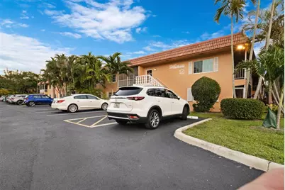 1940 NE 2nd Ave, Unit #J218, Wilton Manors, FL 33305 - Photo 6
