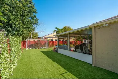 4984 SW 95th Ave, Cooper City, FL 33328 - Photo 12