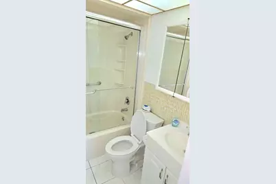 121  Golden Isles Dr, Unit #904, Hallandale Beach, FL 33009 - Photo 8