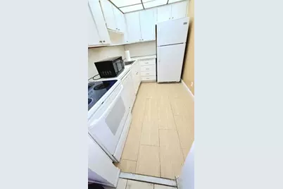 121  Golden Isles Dr, Unit #904, Hallandale Beach, FL 33009 - Photo 4