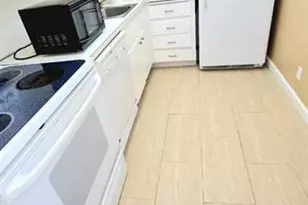 121 Golden Isles Dr, Hallandale Beach, FL 33009 - Photo 4