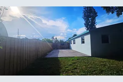 5950 NW 42nd Ave, Lauderdale Lakes, FL 33319 - Photo 12