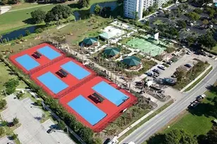 565 Oaks Ln, Pompano Beach, FL 33069 - Photo 14