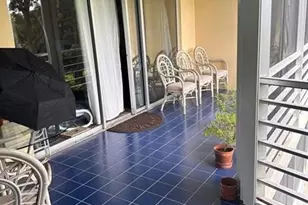 565 Oaks Ln, Pompano Beach, FL 33069 - Photo 1