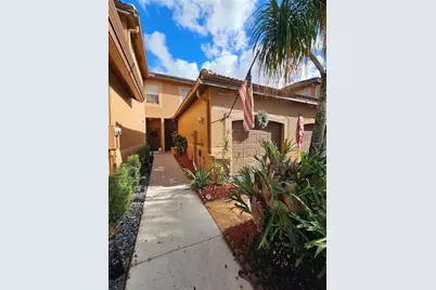 1498  Barcelona Way, Unit #3-21, Weston, FL 33327 - Photo 2