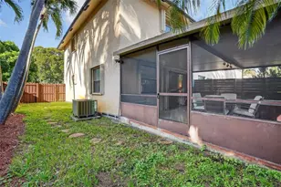 2124 NE 9th Ave, Wilton Manors, FL 33305 - Photo 26