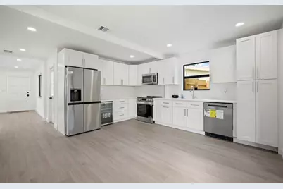 699 NE 40th St, Oakland Park, FL 33334 - Photo 1