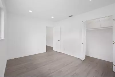 699 NE 40th St, Oakland Park, FL 33334 - Photo 22