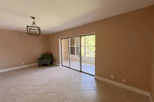 212 Oxford 400, West Palm Beach, FL 33417 - Photo 6