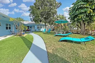 2695 SE 1st Ct, Pompano Beach, FL 33062 - Photo 2