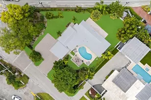 2711 Mayan Dr, Fort Lauderdale, FL 33316 - Photo 2