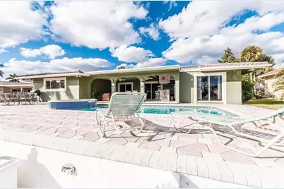 2732 NE 10th St, Pompano Beach, FL 33062 - Photo 14
