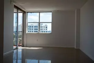 20100 W Country Club Dr, Aventura, FL 33180 - Photo 16